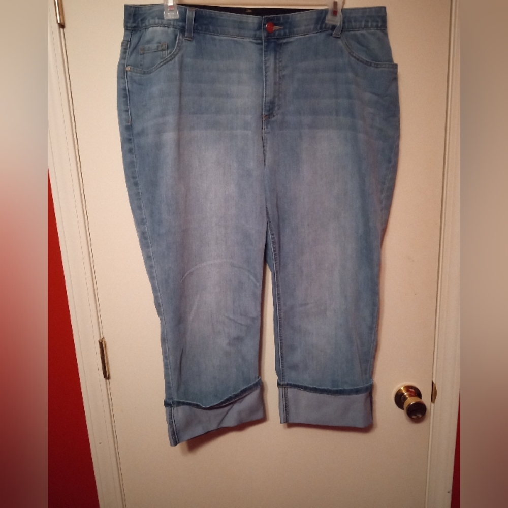 Cathrines Plus Size Capri Jean